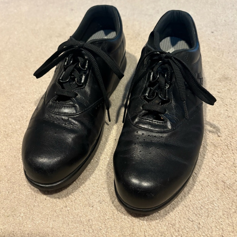 SAS Woman's Black Leather Shoes GUC Tripad Comfort San Antonio Shoemakers Size 9